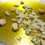 Versate qualche cucchiaio di olio extravergine di oliva