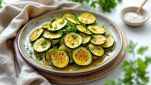 zucchine trifolate pronte per essere servite