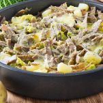 Aggiungete un'ulteriore spolverata di parmigiano e completate con una macinata di pepe fresco