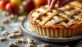 fiadone abruzzese sul piatto da portata