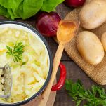 Rimuovete la buccia e schiacciatele con uno schiacciapatate