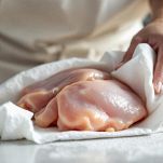 La preparazione del pollo