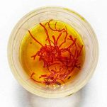 A metà cottura aggiungete lo zafferano al riso