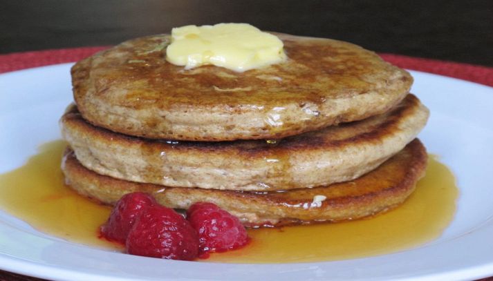 Cinnamon roll pancakes