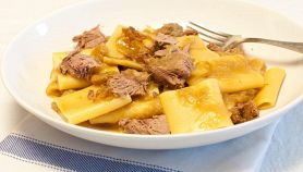 Paccheri con genovese di tonno