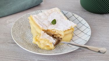 Millefoglie alla crema, classico della pasticceria italiana