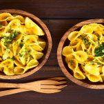 Pasta con crema di zucca e gamberi