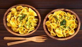 Pasta con crema di zucca e gamberi