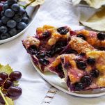 Quadrotti di focaccia all’uva