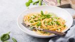 Spaghetti cacio, pepe e piselli