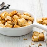 accompagnateli con crostini di pane