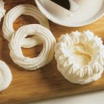 anelli di meringa cotti in forno