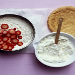 fragole, farina e lievito