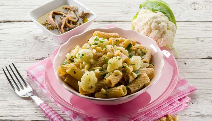 Maccheroni con sugo di cavolfiore