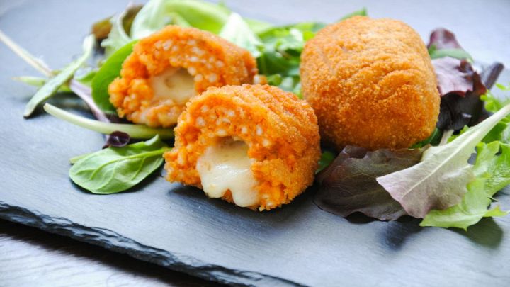 Golosi supplì con mozzarella filante