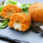 Golosi supplì con mozzarella filante