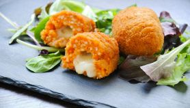 Golosi supplì con mozzarella filante