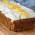 Torta di carote, noci e zenzero