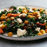 Insalata di ceci con feta e spinaci