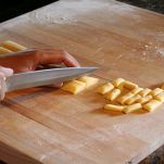 Struffoli in preparazione