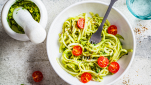 Spaghetti con pesto e pomodorini