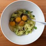 Amalgamare ingredienti frittata