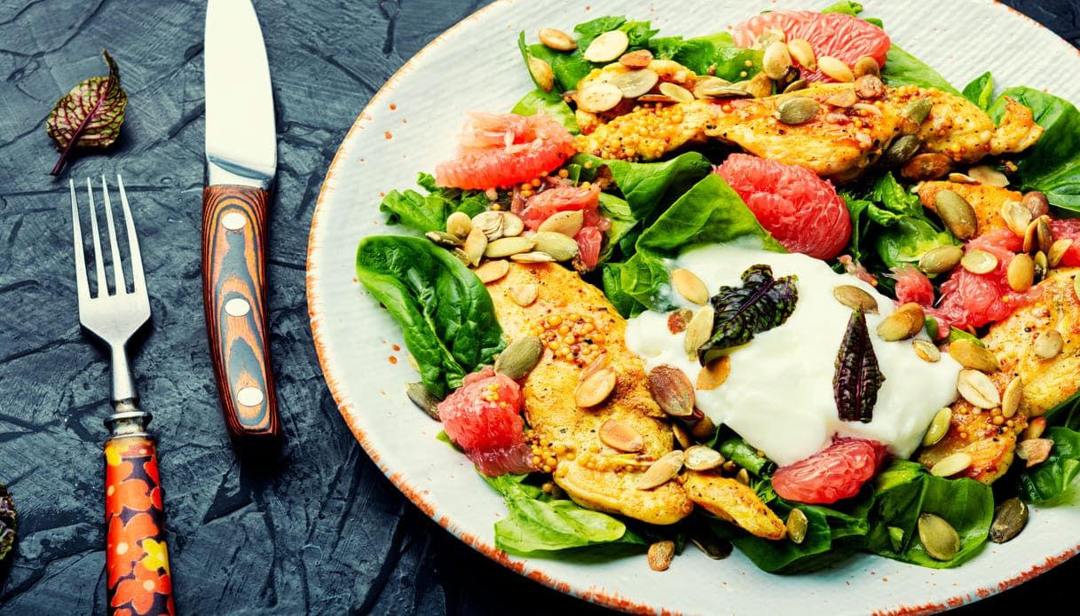 Insalata ricca di pollo