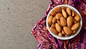 Come spellare le mandorle