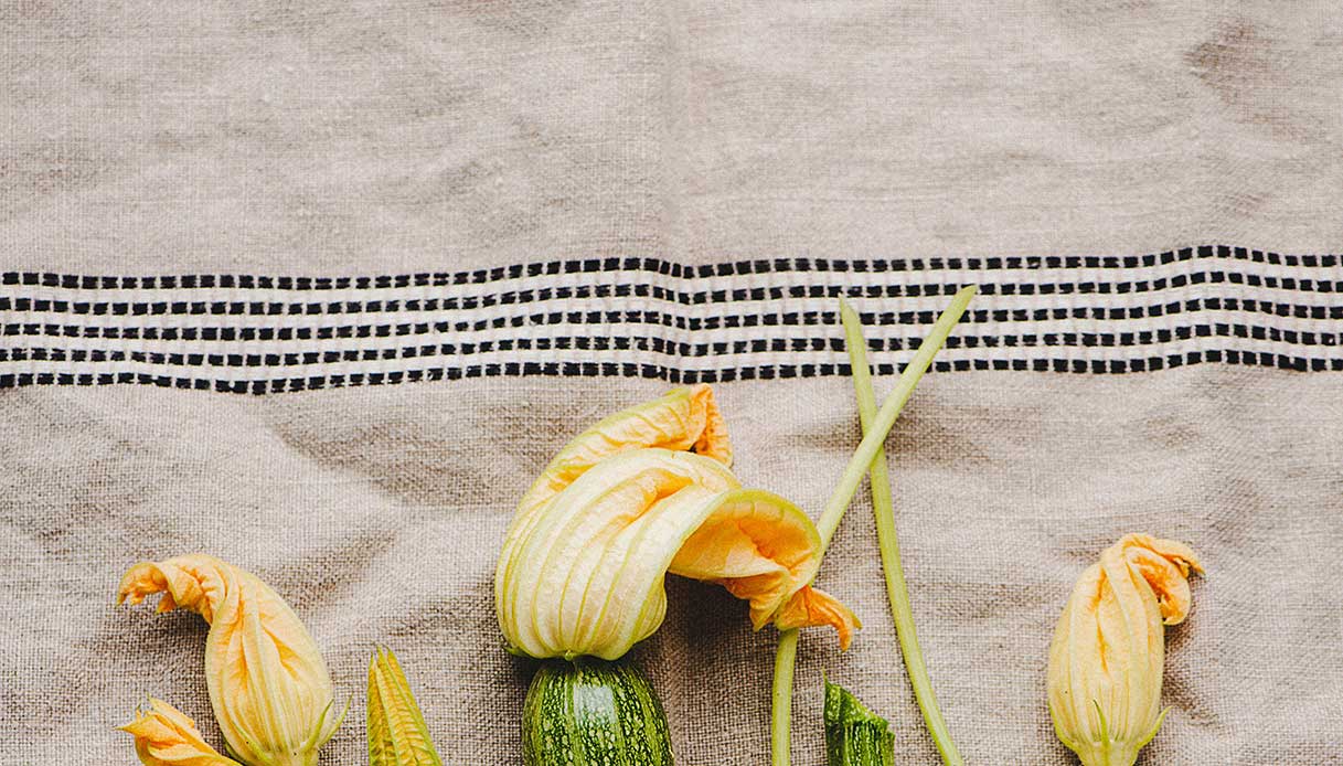 Come pulire i fiori di zucca_step_3