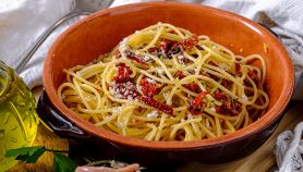 Spaghetti di mezzanotte, la ricetta tra amici