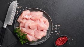 Come tagliare a fette il petto di pollo