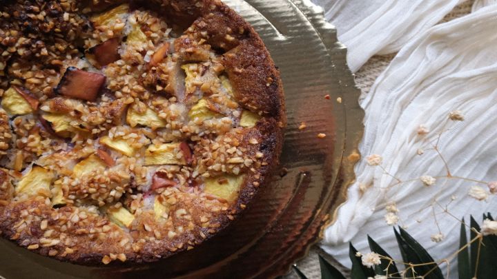 Torta Vegana con Fragole e Pesche