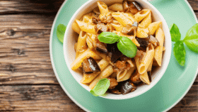 Pasta con melanzane, tonno e menta