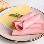 Spalmate la maionese sul secondo disco di pane