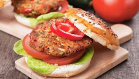 Burger di lenticchie e patate dolci con salsa Tahini