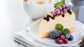 Cheesecake senza zucchero con frutti di bosco