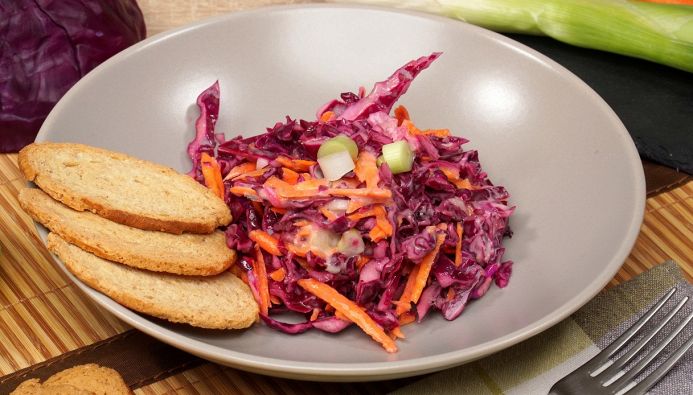 Insalata di cavolo cappuccio rosa