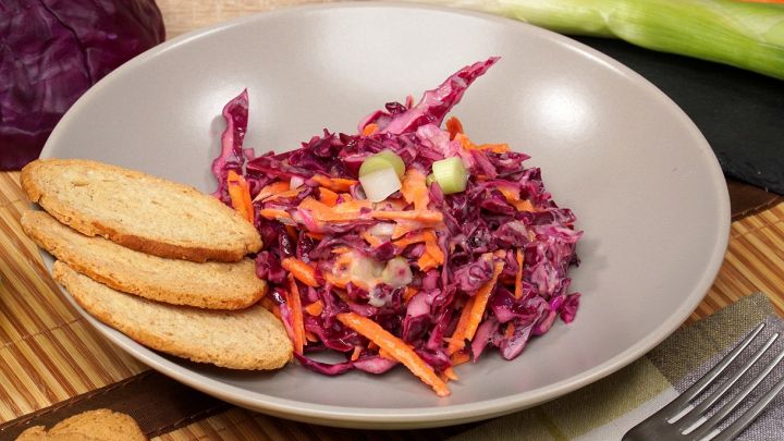 Insalata di cavolo cappuccio rosa
