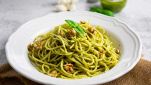 Pasta al pesto di basilico e noci