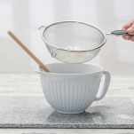 setacciare la farina