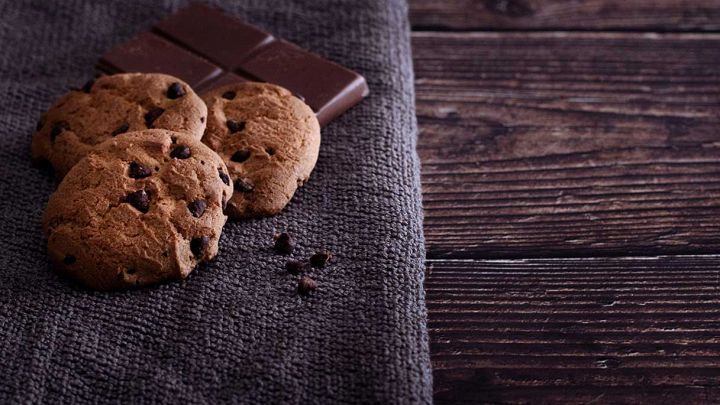 Biscotti senza uova al cocco e cioccolato
