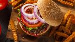 Burger di quinoa e lenticchie con salse gourmet