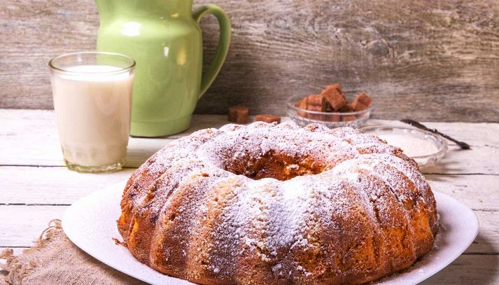 Ciambellone allo yogurt e mandorle