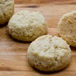 formare delle palline di impasto