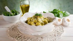 Gnocchi di zucca senza burro con pesto di basilico