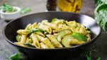 Penne al pesto di zucchine e mandorle