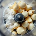 preparazione della salsa all'aglio