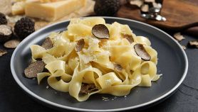 Tagliatelle al tartufo nero e olio extravergine di oliva