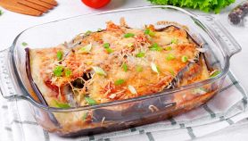 Timballo di melanzane e mozzarella con salsa