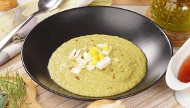 Vellutata di piselli con sedano rapa al rosmarino